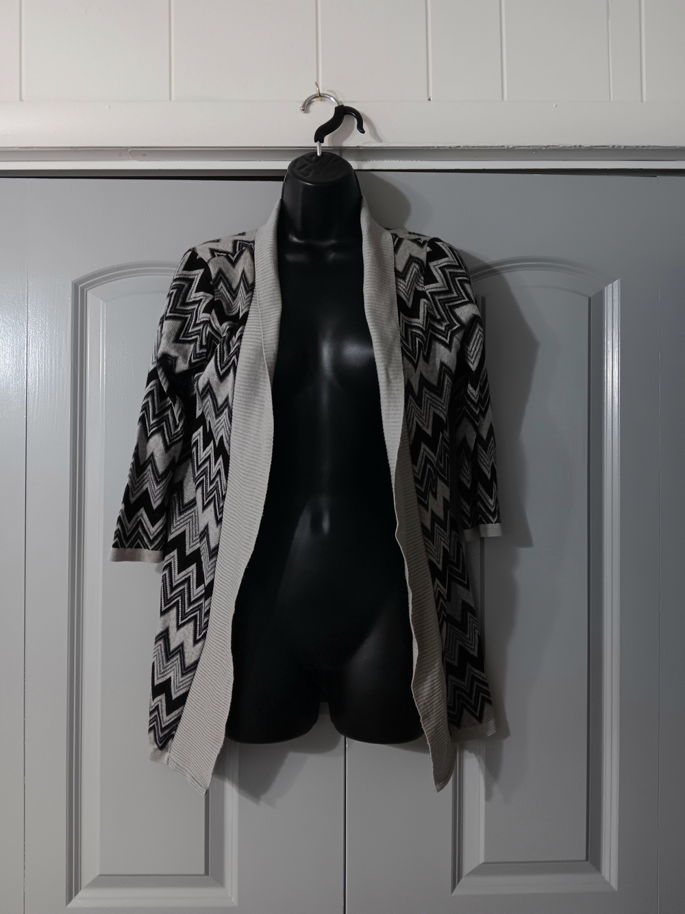 Notations Black and Gray Zigzag Open Cardigan